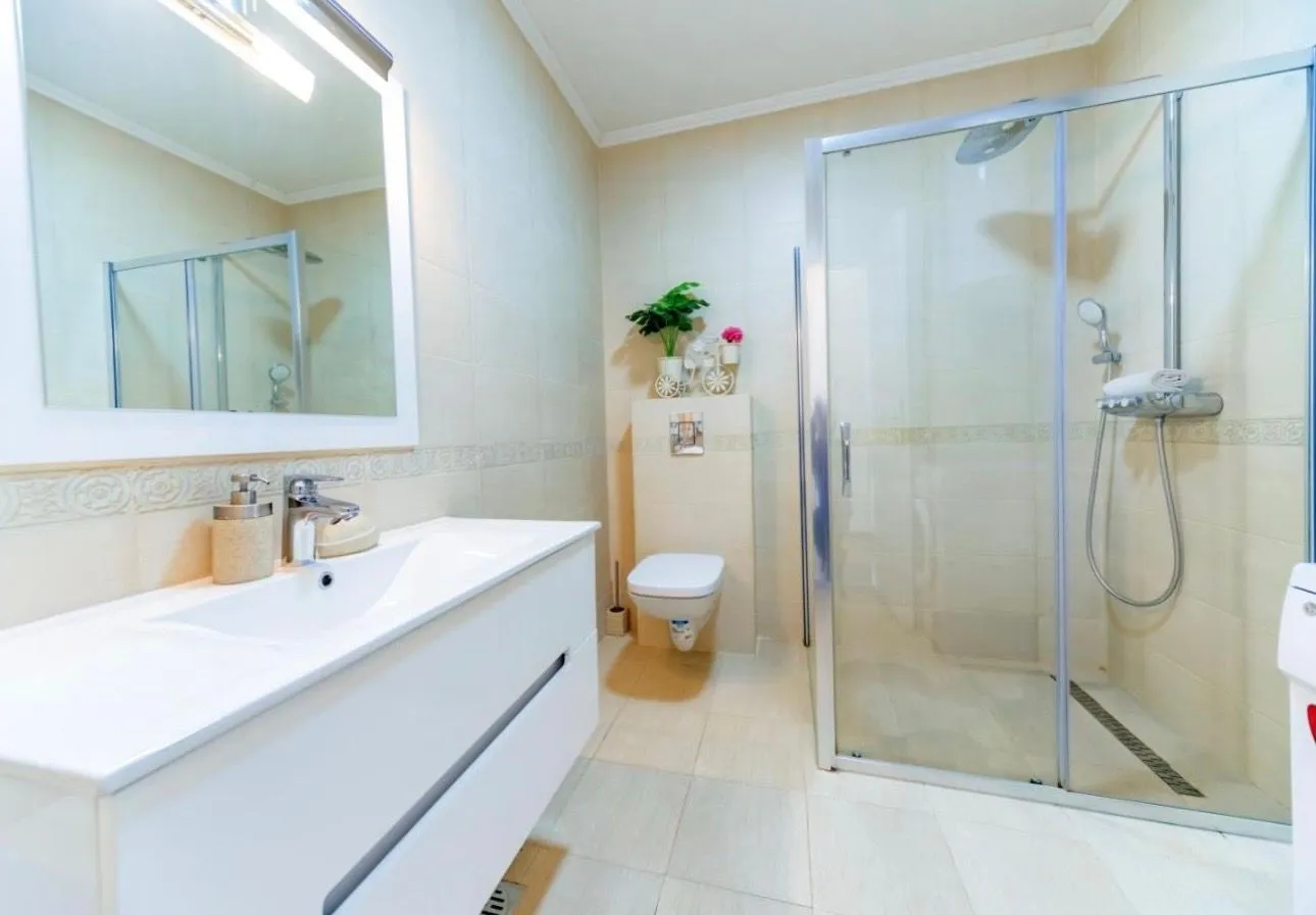 Rent, three bedroom apartment, 127m², Petrovac, Budva