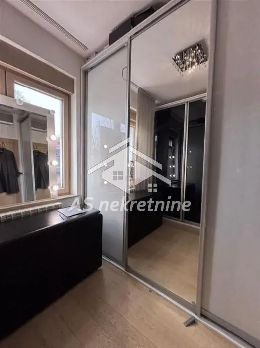Rent, four bedroom apartment, 105m², Savski Venac, Beograd