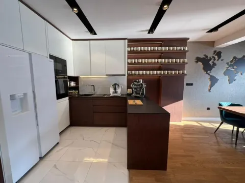 Prodaja, trosoban stan, 85m², Kotor, Crna Gora - image 2