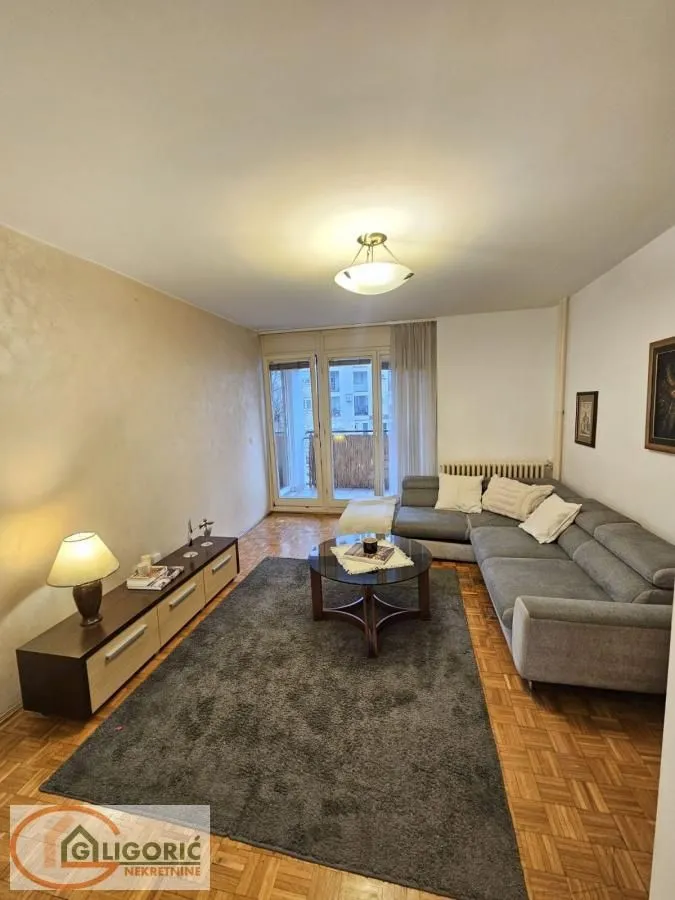 Prodaja, trosoban stan, 93m², Čukarička Padina, Beograd