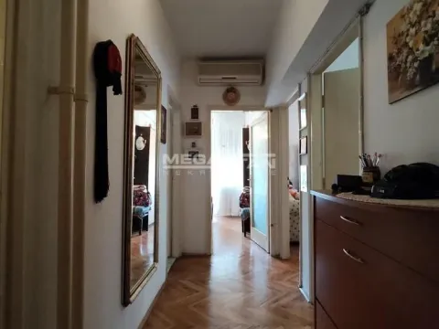 Sale, two bedroom apartment, 60m², Južni Bulevar, Vračar Sve Podlokacije - image 14