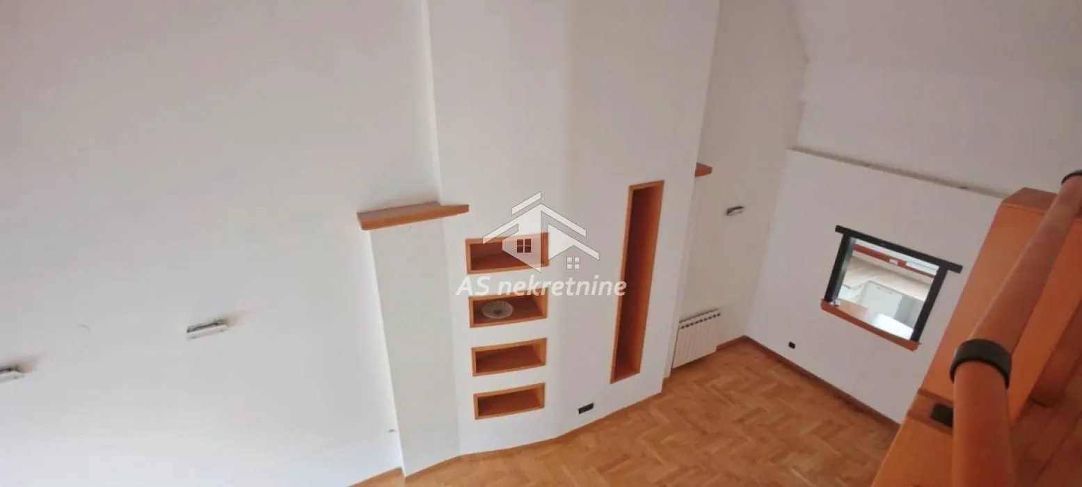 Prodaja, stan, 207m², Kalenić Pijaca, Vračar Sve Podlokacije