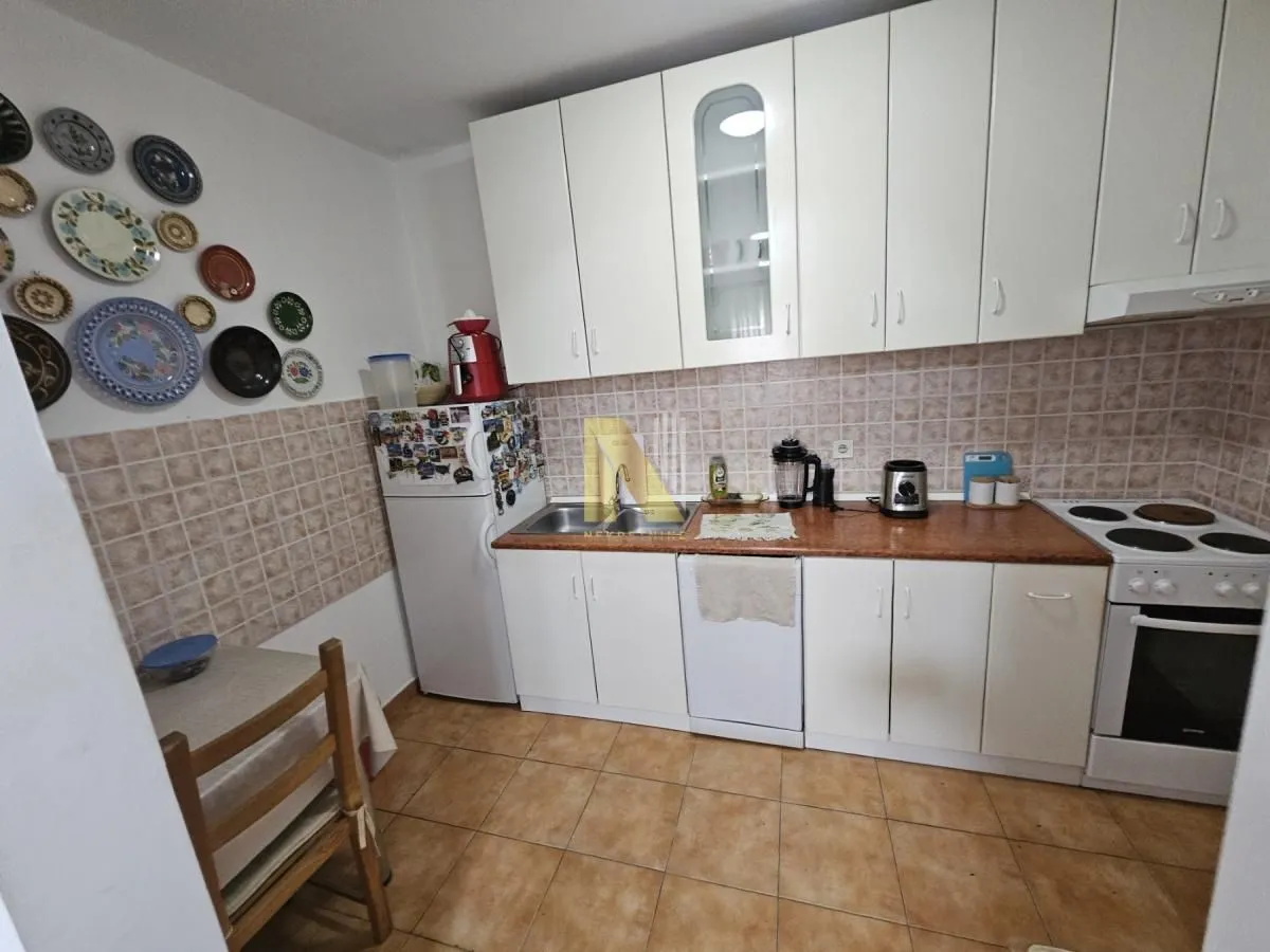 Izdavanje, trosoban stan, 69m², Grbavica, Novi Sad Sve Podlokacije
