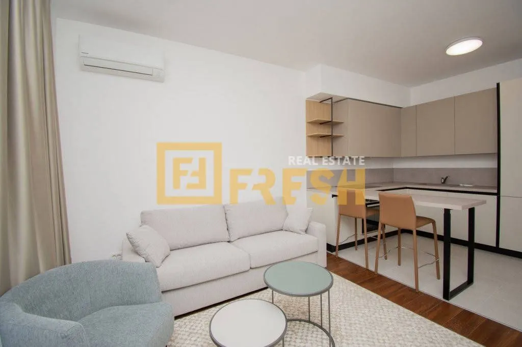 Izdavanje, dvosoban stan, 70m², Master Kvart, Podgorica