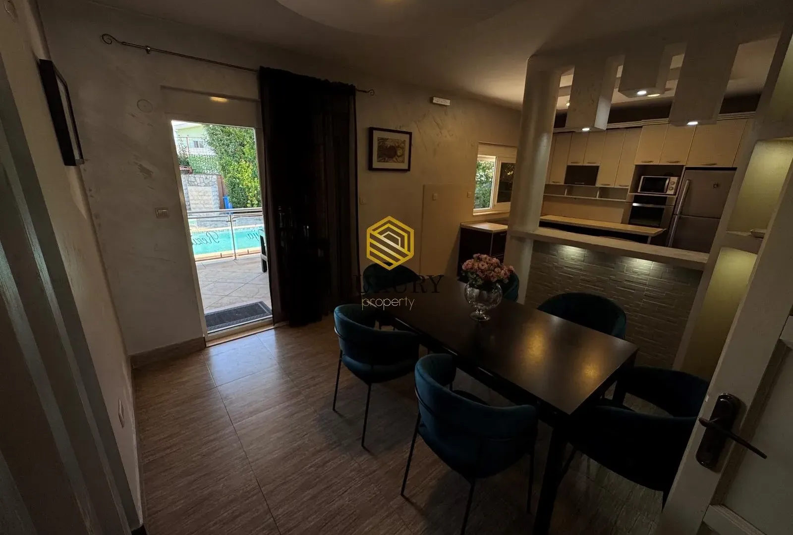 Rent, house, 330m², Zeta, Podgorica
