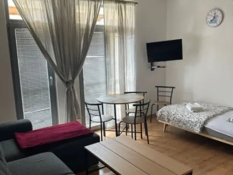 Rent, studio apartment, 33m², Bečići, Budva - image 2