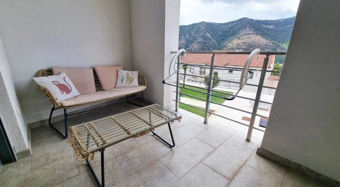 Sale, two bedroom apartment, 83m², Dobrota, Kotor