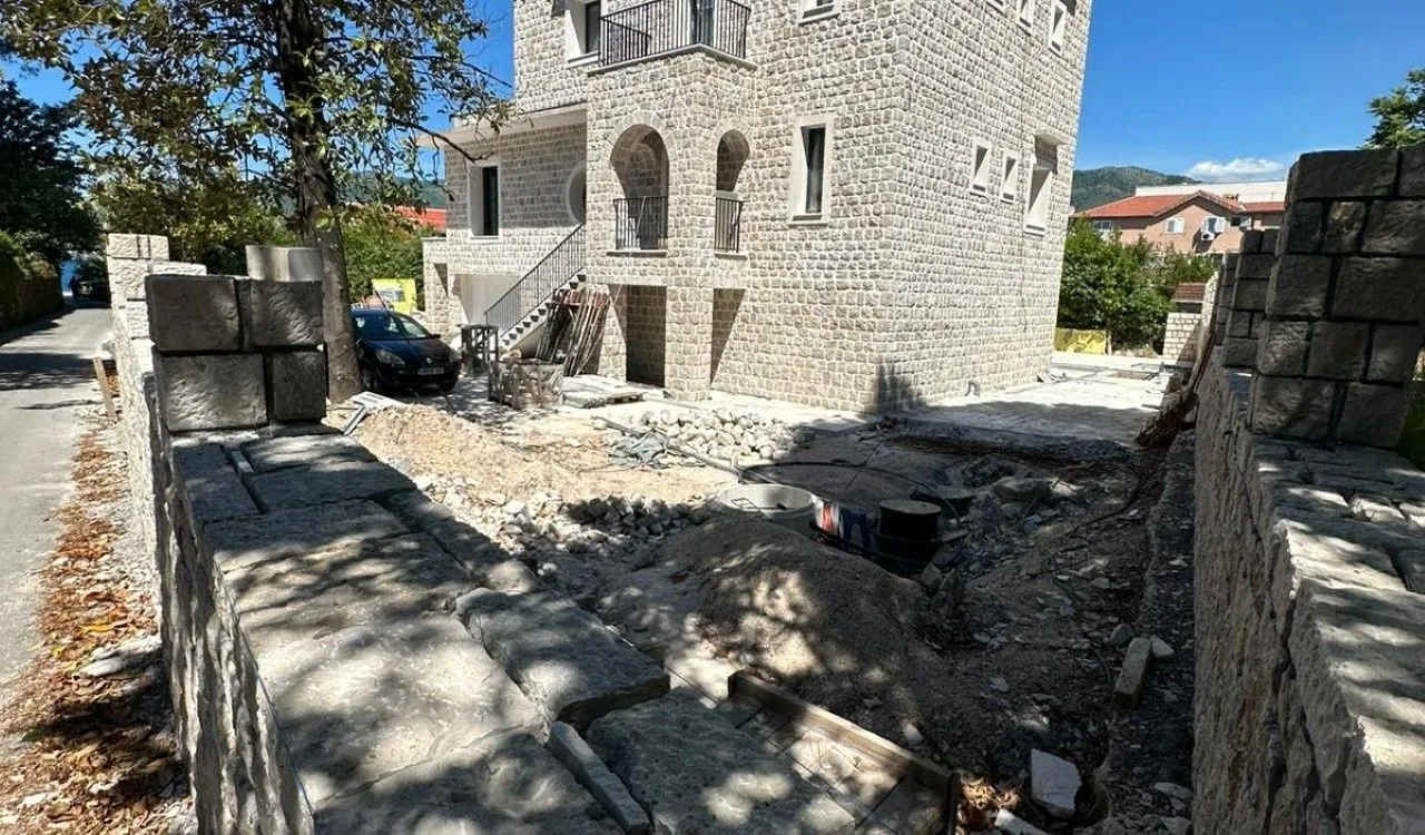 Sale, house, 500m², Donja Lastva, Tivat