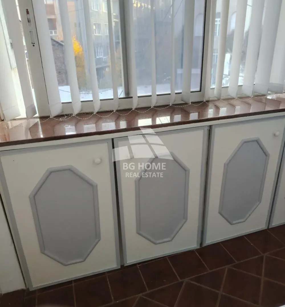 Izdavanje, dvosoban stan, 50m², Skadarlija, Beograd