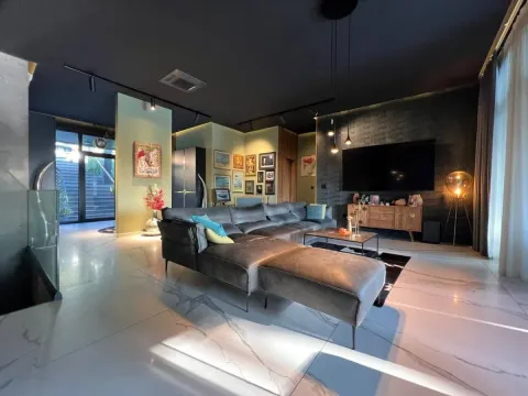 Prodaja, kuća, 215m², Sremska Kamenica, Petrovaradin - image 9