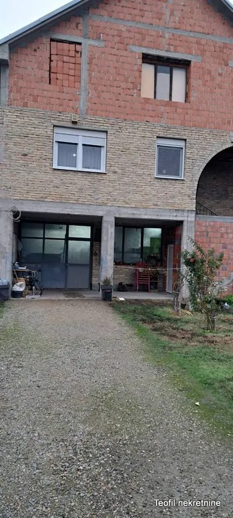 Prodaja, kuća, 365m², Nova Pazova, Stara Pazova