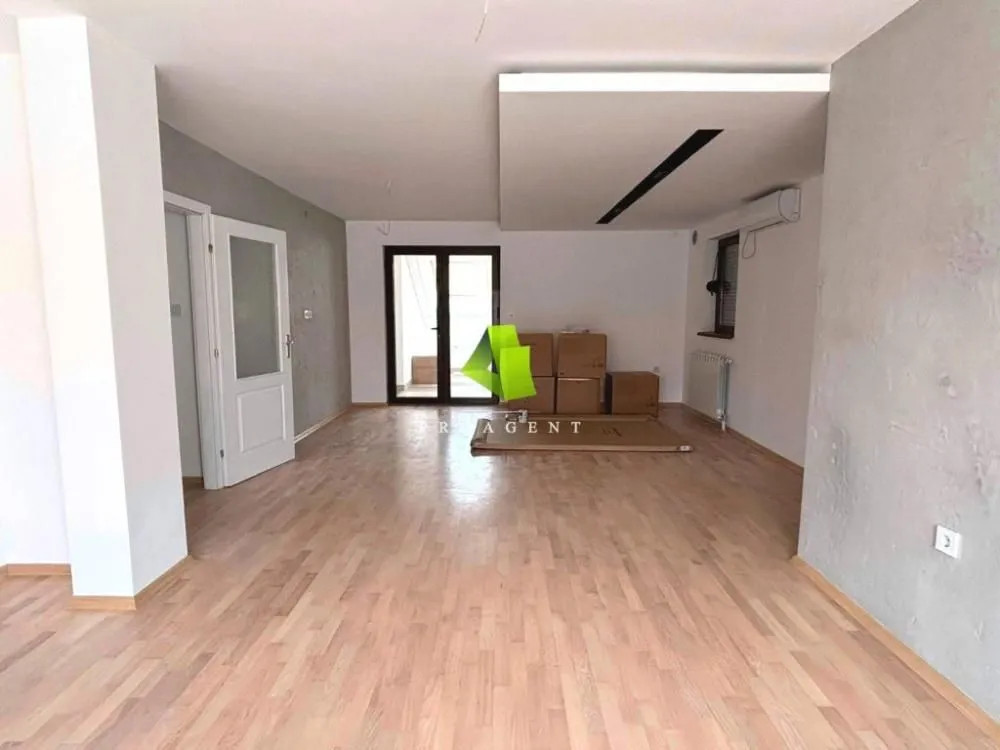 Prodaja, četvorosoban stan, 149m², Pantelej, Niš