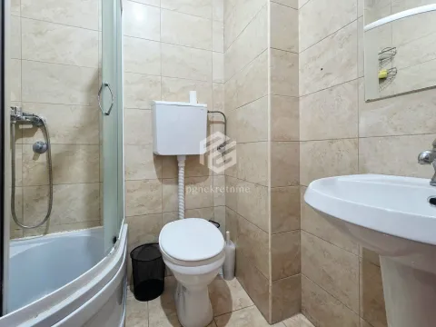 Izdavanje, jednosoban stan, 45m², Tuški Put, Podgorica - image 12