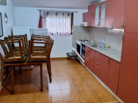 Sale, house, 240m², Farmaci, Podgorica - image 9