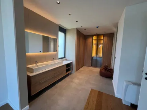 Rent, house, 250m², Gornja Gorica, Podgorica - image 9