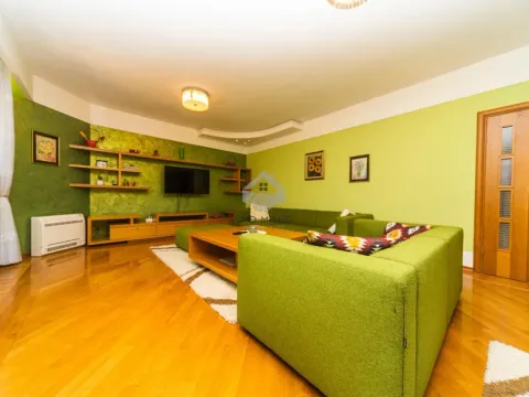 Prodaja, trosoban stan, 137m², Centar, Podgorica - image 2