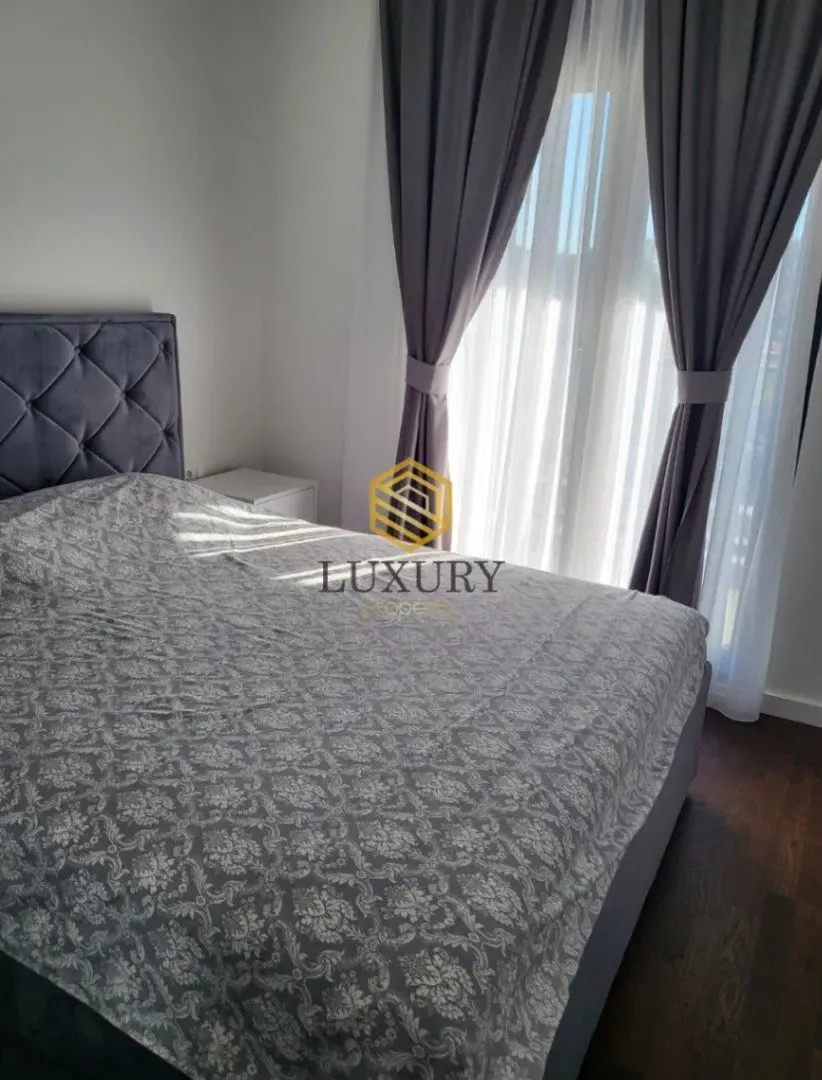Izdavanje, jednosoban stan, 44m², Central Point, Podgorica
