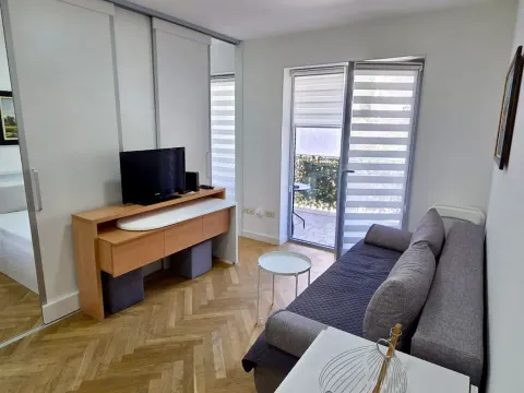 Rent, one bedroom apartment, 40m², Dobrota, Kotor - image 5