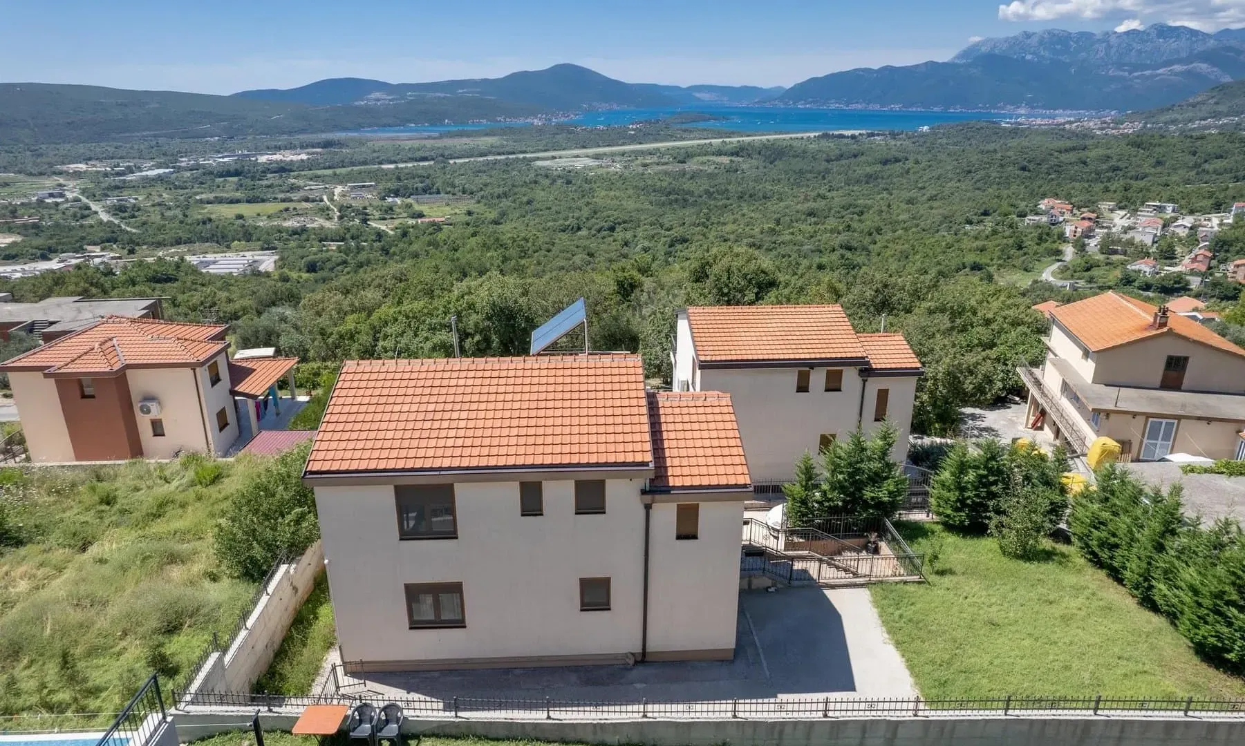 Sale, house, 176m², Dub, Kotor