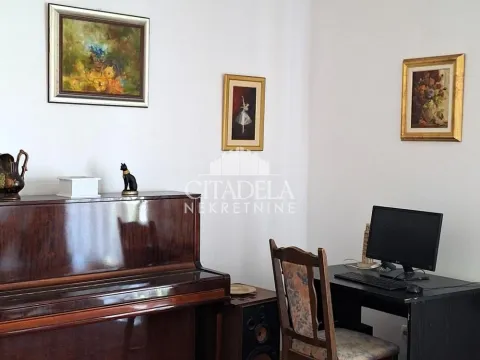 Prodaja, kuća, 400m², Kaludjerica, Grocka - image 5