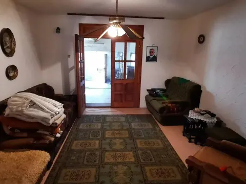 Prodaja, kuća, 294m², Majur, Jagodina - image 11