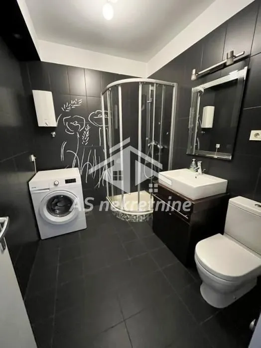 Izdavanje, četvorosoban stan, 120m², Voždovac Sve Podlokacije, Beograd