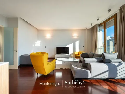 Rent, three bedroom apartment, 204m², Kod Capital Plaze, Podgorica - image 9
