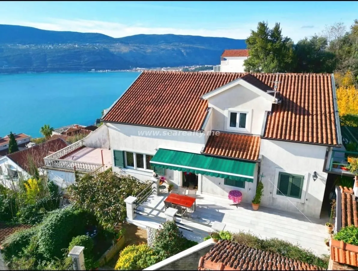 Sale, house, 296m², Kotor, Crna Gora