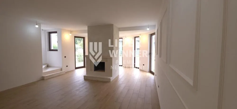Sale, house, 250m², Surčin, Beograd