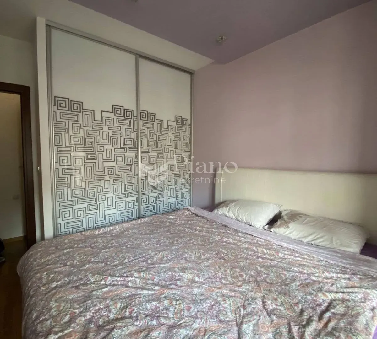 Rent, two bedroom apartment, 75m², City Kvart, Podgorica