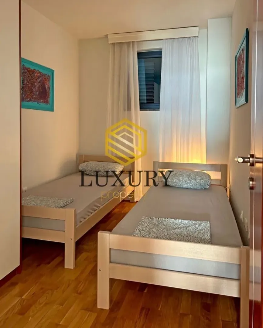 Izdavanje, stan, 50m², Sveti Stefan, Budva