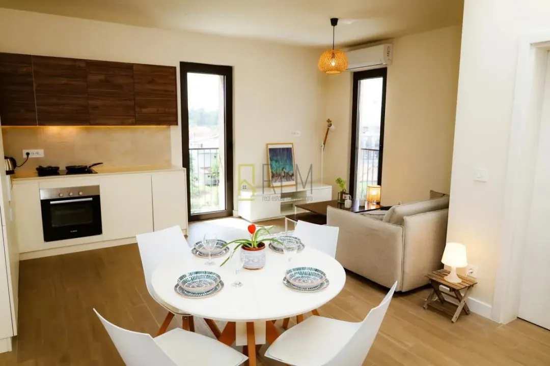 Prodaja, trosoban stan, 70m², Tivat, Crna Gora