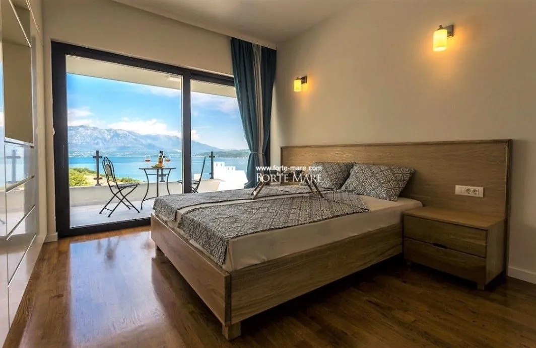 Prodaja, kuća, 323m², Đenovići, Herceg Novi