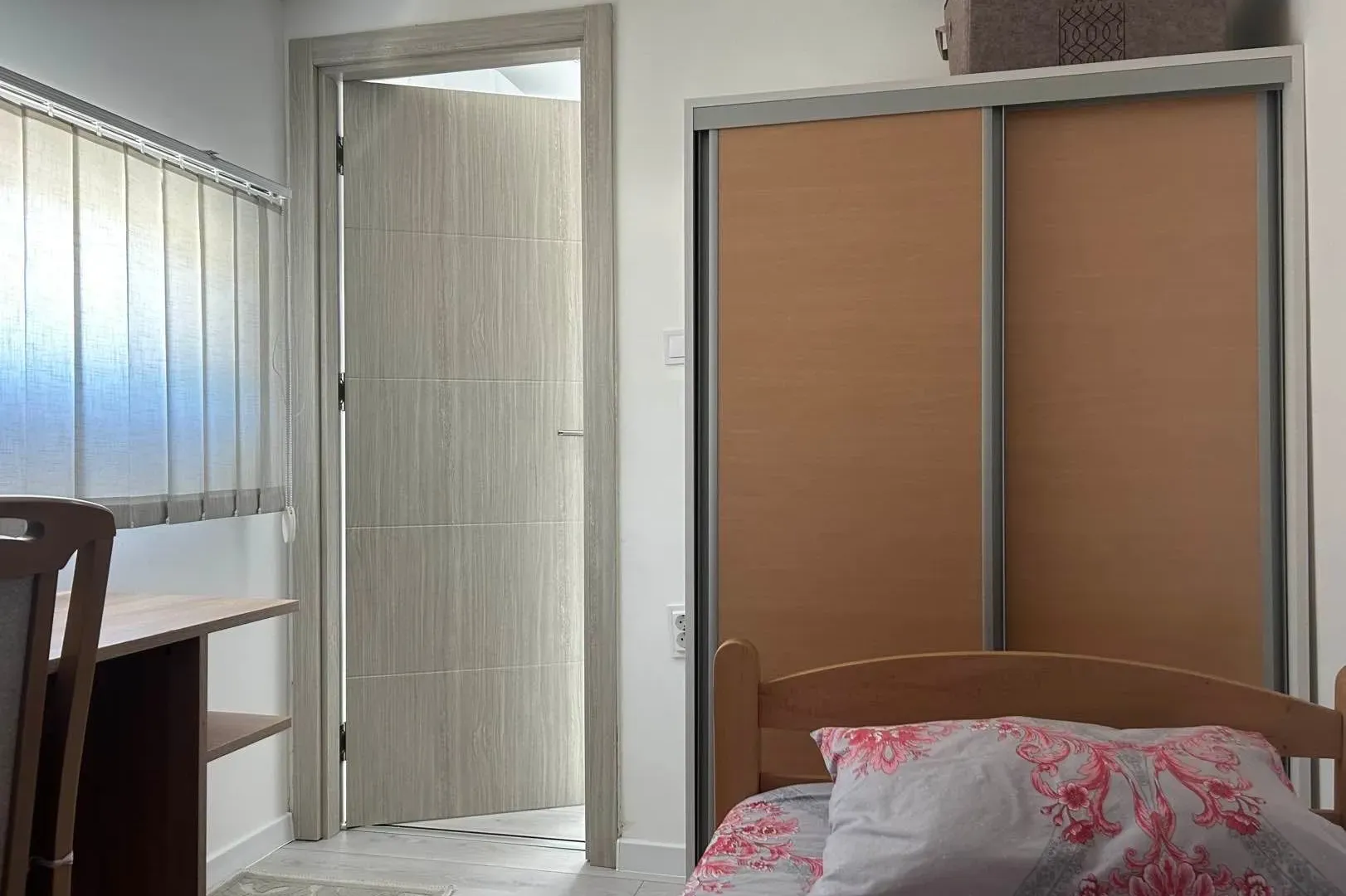 Izdavanje, dvosoban stan, 68m², Đenovići, Herceg Novi