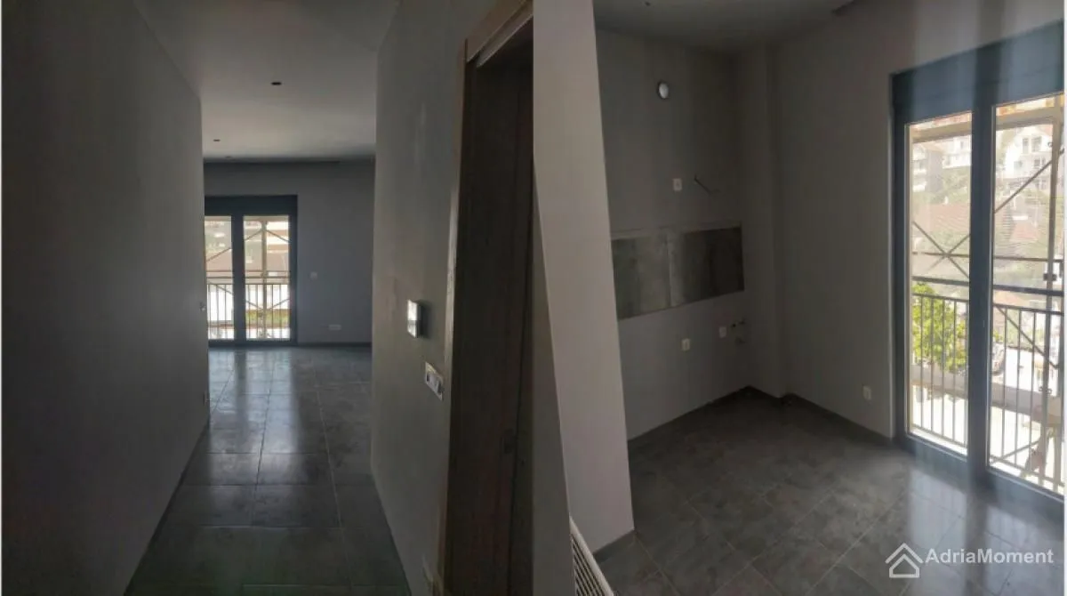 Prodaja, jednosoban stan, 48m², Centar, Tivat
