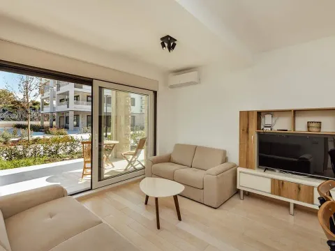 Sale, two bedroom apartment, 57m², Igalo, Herceg Novi - image 9