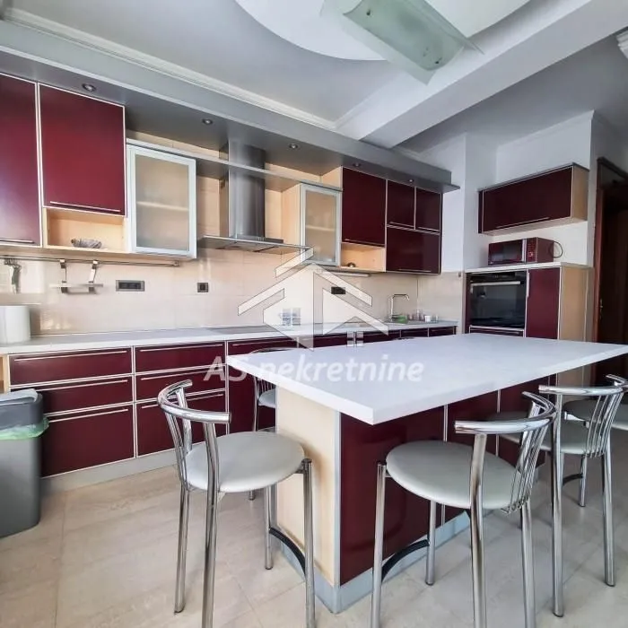Rent, three bedroom apartment, 120m², Stari Grad, Beograd