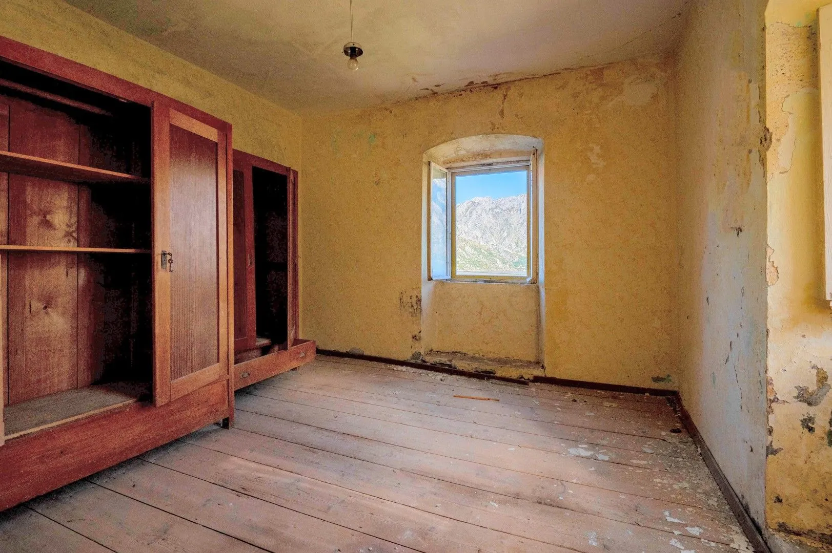Sale, house, 300m², Stoliv, Kotor
