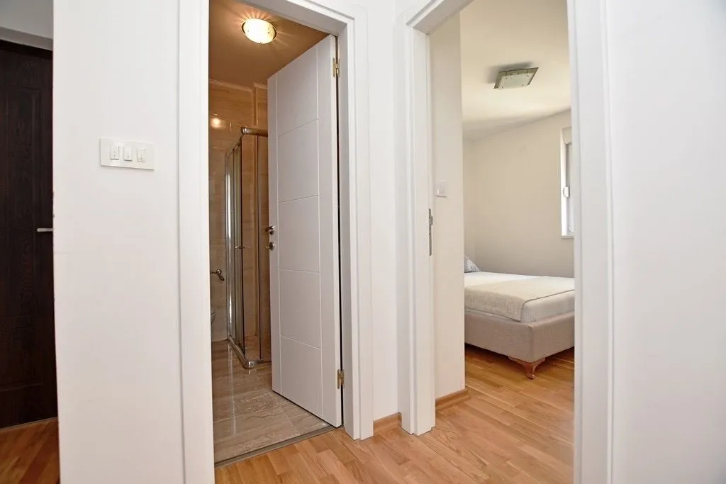 Izdavanje, jednosoban stan, 45m², Igalo, Herceg Novi