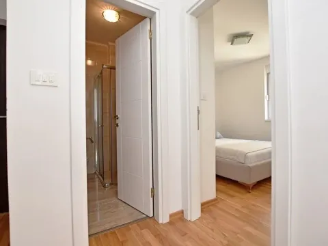 Izdavanje, jednosoban stan, 45m², Igalo, Herceg Novi - image 12
