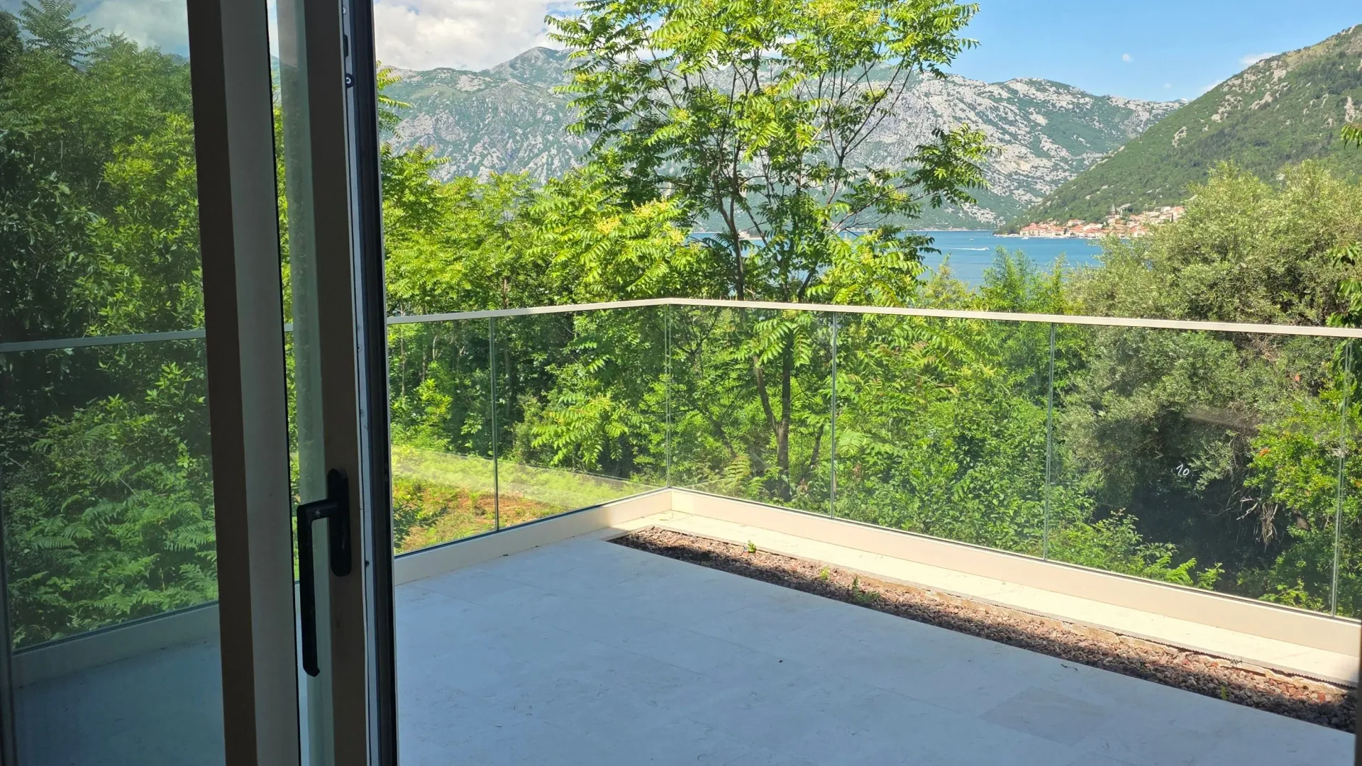 Prodaja, dvosoban stan, 85m², Stoliv, Kotor