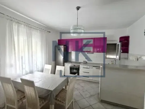 Izdavanje, dvosoban stan, 90m², Stari Aerodrom, Podgorica - image 4