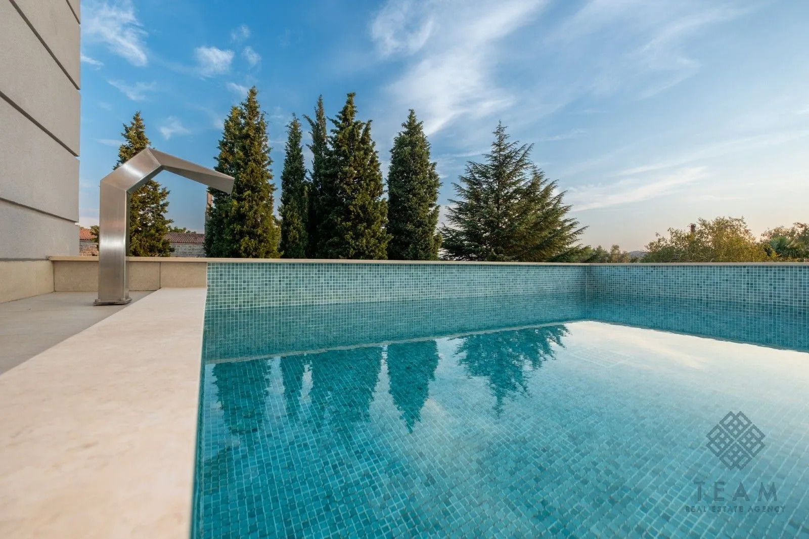 Rent, house, 180m², Gornja Gorica, Podgorica