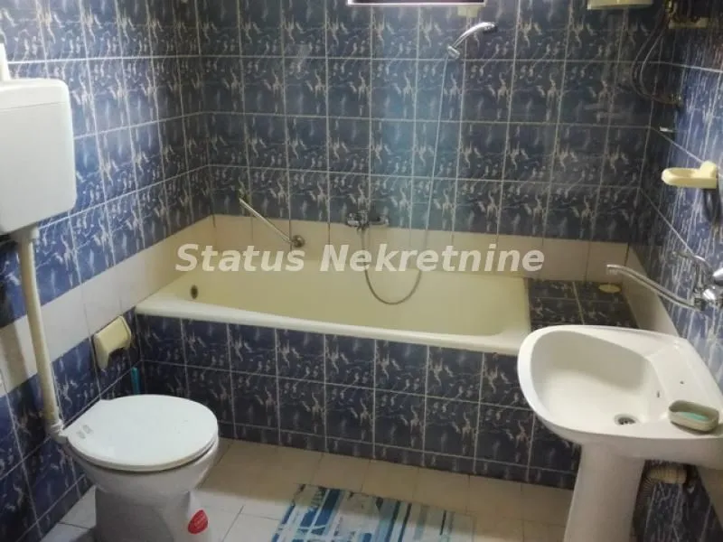 Prodaja, kuća, 300m², Futog, Novi Sad Sve Podlokacije