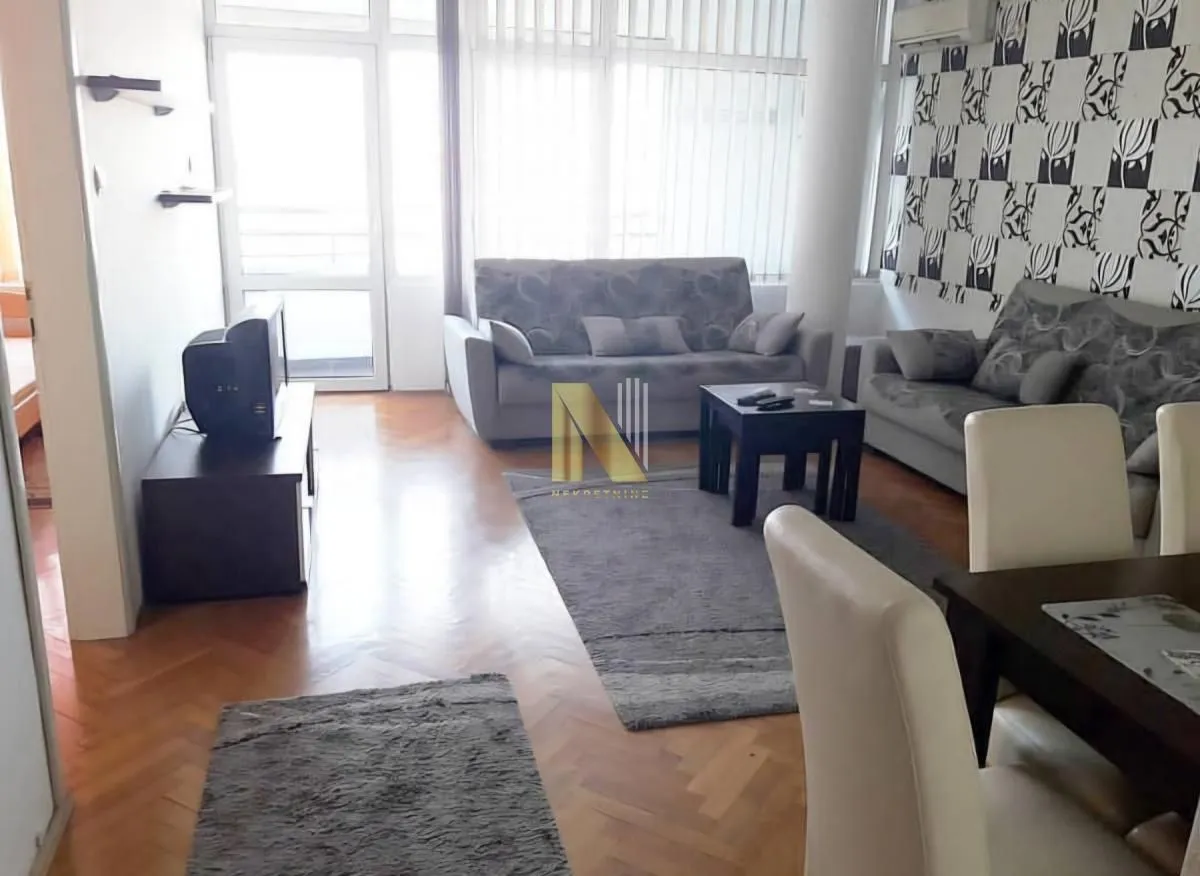 Izdavanje, dvosoban stan, 50m², Bulevar Oslobodjenja, Novi Sad Sve Podlokacije