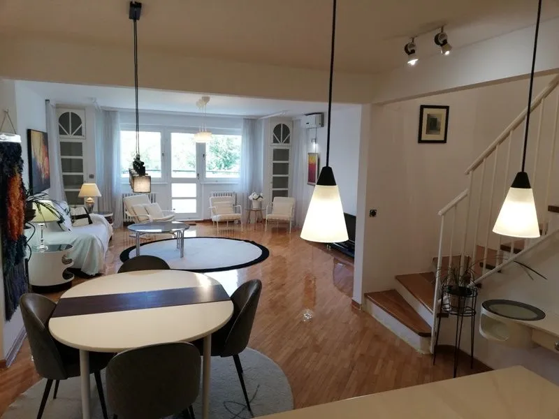 Izdavanje, kuća, 289m², Košutnjak, Beograd