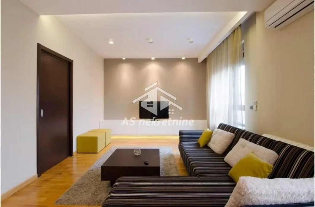 Izdavanje, stan, 160m², Crveni Krst, Beograd