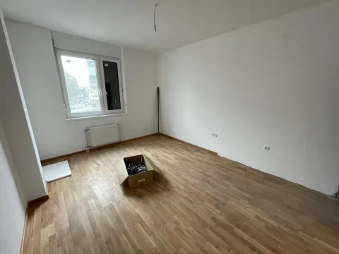 Prodaja, trosoban stan, 73m², Adamovićevo Naselje, Novi Sad Sve Podlokacije - image 9