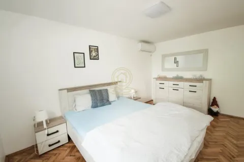 Izdavanje, kuća, 100m², Petrovaradin, Novi Sad - image 18