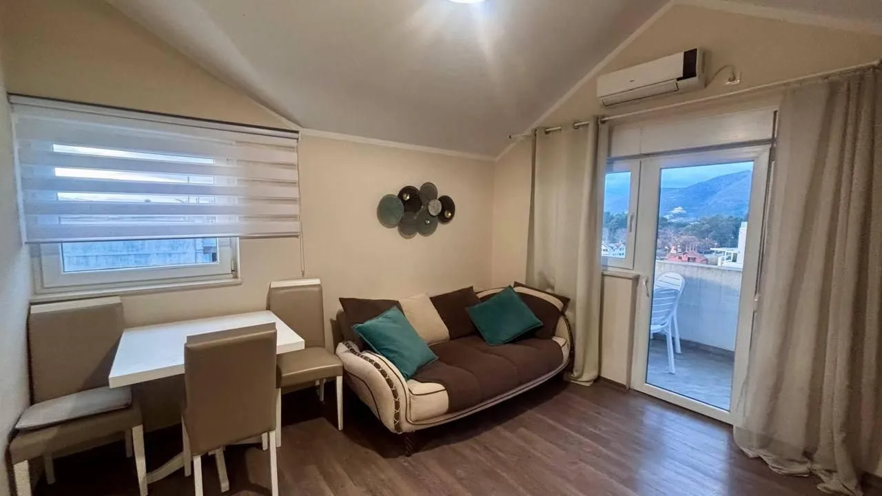 Prodaja, jednosoban stan, 50m², Centar, Tivat